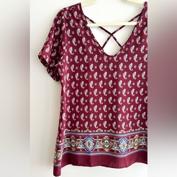 Sienna Sky Maroon/Blue/Tan Paisley Print Short Sleeve Blouse, Size Medium - Picture 3 of 16
